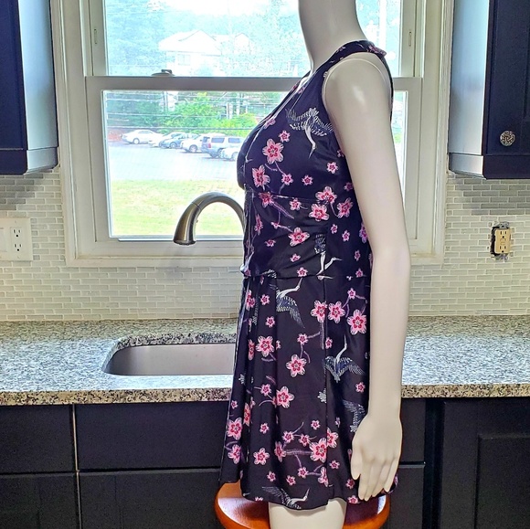 Bathing suit with skirt/shorts - Picture 4 of 8